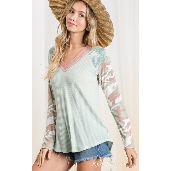 LAST 1! V Neck Super Soft Camo/Tie Dye Color Block Pastel Top! - Picture 7 of 10